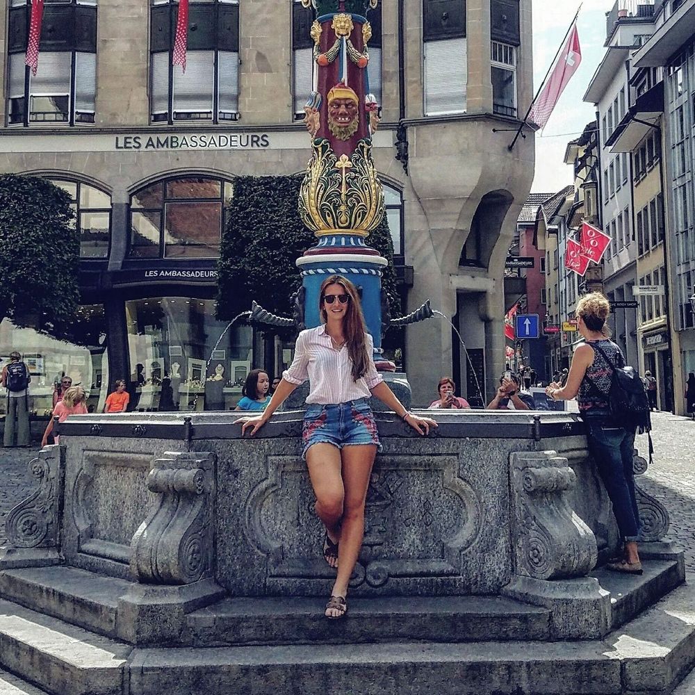 Meet your Posher, Alejandra